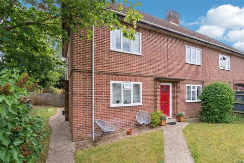 2 bed property, in Gainsborough Crescent, £340,000
