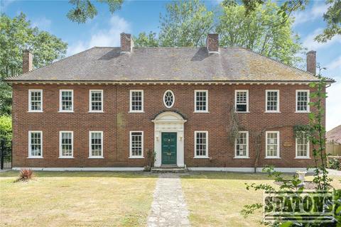 3 bed property, in Games Road, £800,000