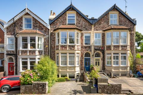 6 bed property, in Clifton, £1,695,000