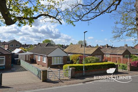 2 bed property, in Hall Road, £340,000