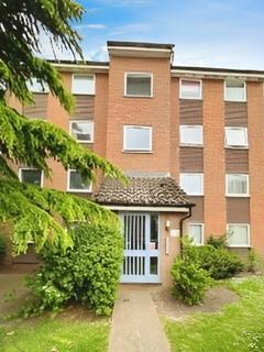 2 bed property, in 2 Bed Flat For Sale IG11, £260,000