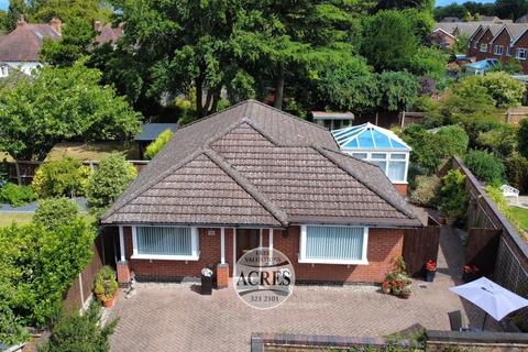 3 bed property, in Arden Drive, £475,000