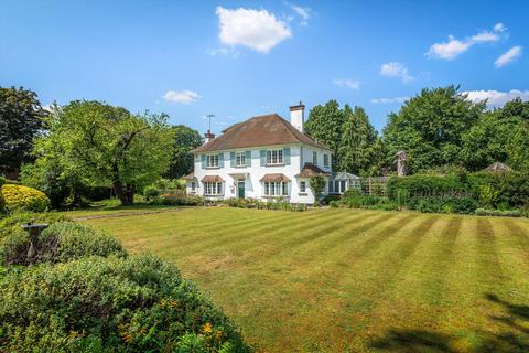 5 bed property, in Fairway, £1,850,000