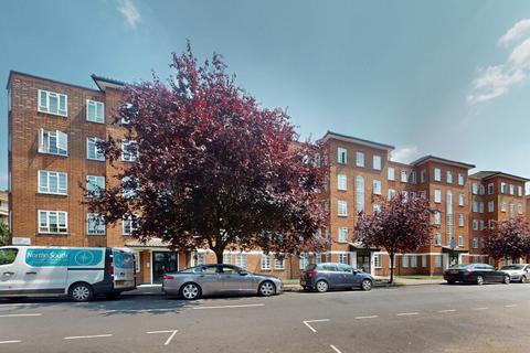 3 bed property, in Eamont Court, £850,000