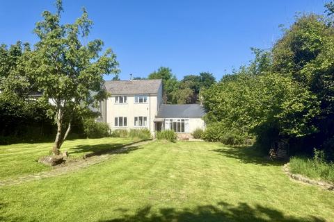 2 bed property, in Batworthy Shippen, £395,000