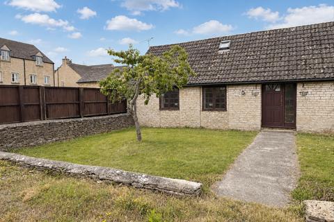 1 bed property, in Tetbury, £275,000