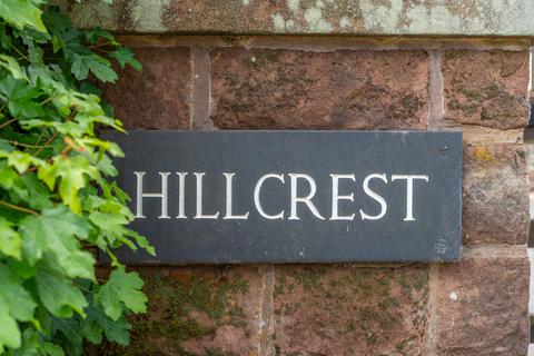 4 bed property, in Winnothdale, £900,000