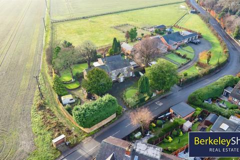 6 bed property, in Tithebarn Lane, £525,000