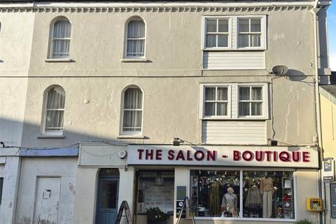 4 bed property, in High Street, £230,000