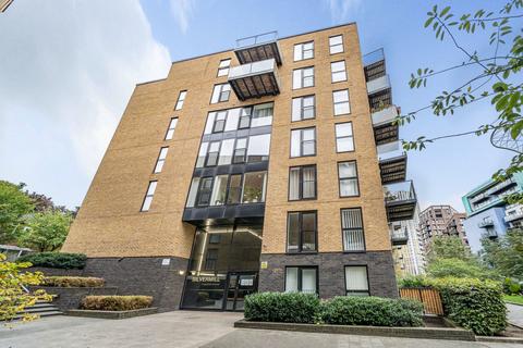2 bed property, in Conington Road, £300,000