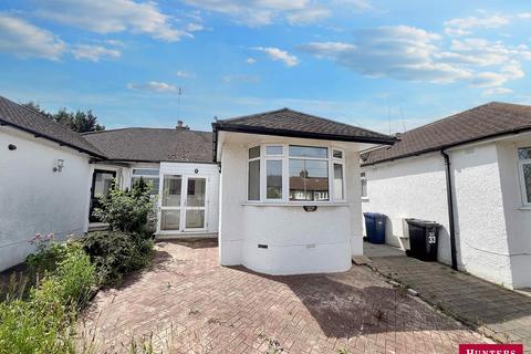 2 bed property, in Derwent Avenue, £550,000