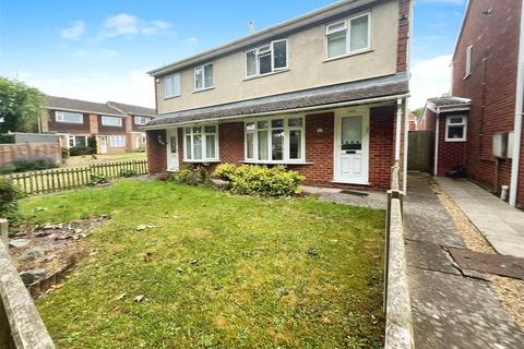 3 bed property, in Kenwyn Green, £210,000