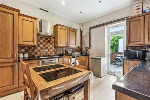 3 bed property, in Portobello Road, £2,700,000
