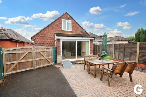 3 bed property, in Addison Square, £425,000