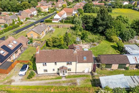 3 bed property, in High Street, £595,000