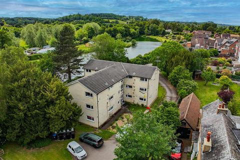 2 bed property, in Fishery Road, £300,000