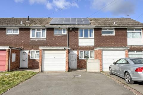 3 bed property, in Bransdale Close, £180,000