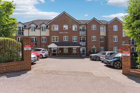 2 bed property, in Saxon Court, £195,000