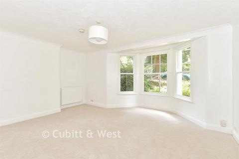 1 bed property, in Preston Road, £215,000