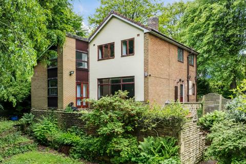 4 bed property, in Town Gate, £550,000