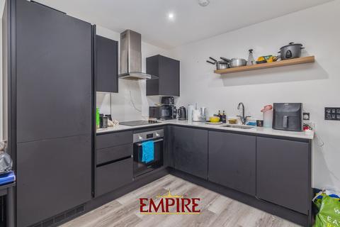 1 bed property, in Charles Edward Road, £165,000