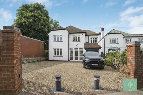 4 bed property, in Houndsden Road, £1,100,000