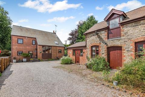 4 bed property, in With Seperate One Bedroom Detached Cottage, £625,000
