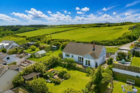 4 bed property, in Atlantic View Bungalow, £995,000
