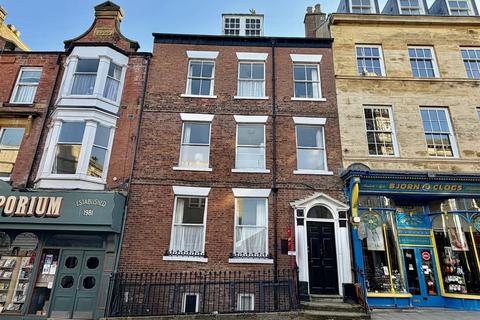 9 bed property, in Queen Street, £325,000
