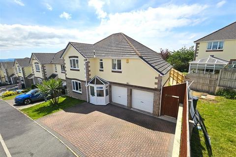 4 bed property, in All Saints Park, £390,000