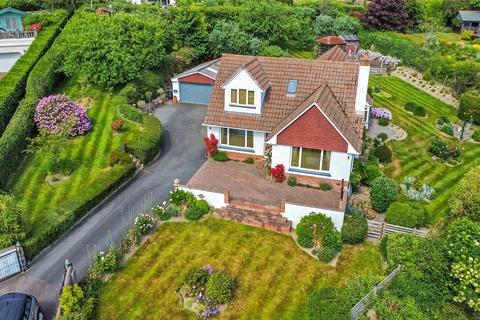 5 bed property, in Ashford, £795,000