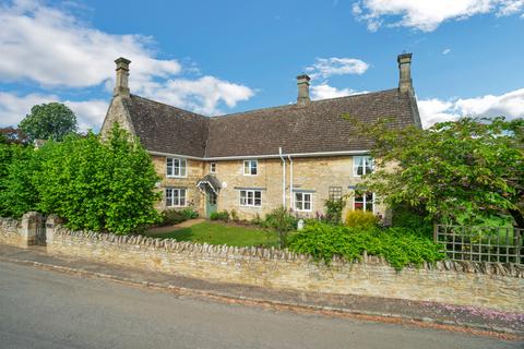 6 bed property, in Little Oakley, £895,000