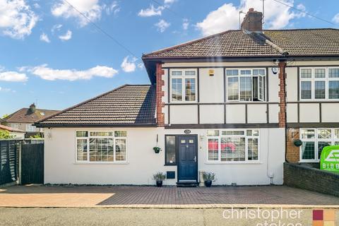 4 bed property, in Blindmans Lane, £575,000