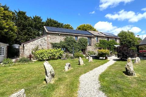 4 bed property, in Mena, £845,000