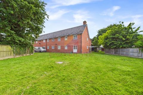 2 bed property, in Church Mews, £200,000