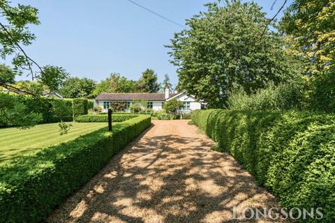 3 bed property, in Hook Lane, £475,000