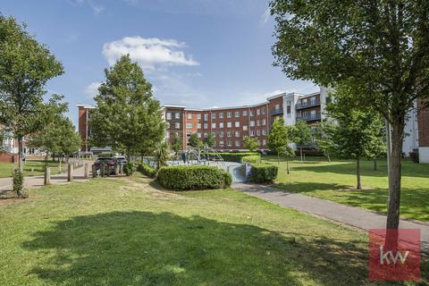 2 bed property, in Kingsquarter, £260,000