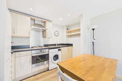 2 bed property, in Wrendale Court, £125,000