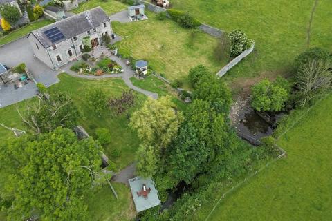 5 bed property, in Storws, £825,000