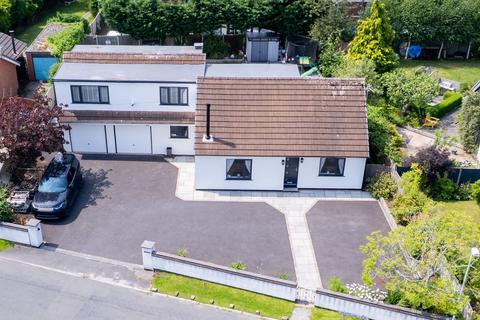 4 bed property, in Bradshaw Lane, £700,000
