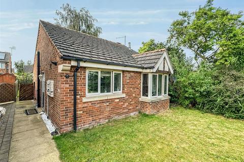 2 bed property, in Punton Walk, £220,000