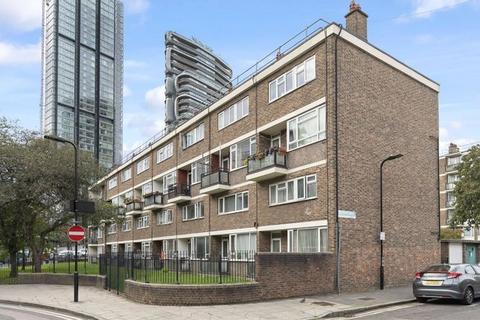 3 bed property, in Buxton Court, £539,995