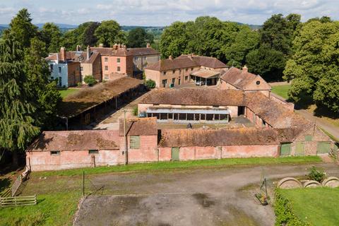 10 bed property, in Court Drive, £2,400,000