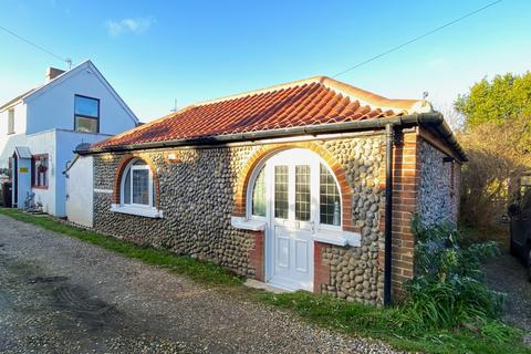 2 bed property, in Park Lane, £230,000