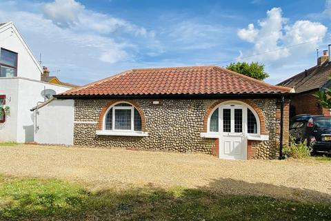 2 bed property, in Park Lane, £230,000