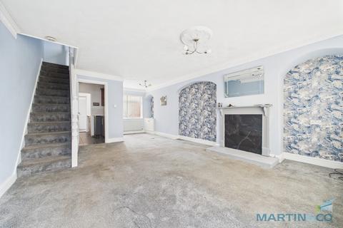 2 bed property, in Gladstone Street, £64,950