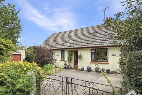 4 bed property, in Retire, £350,000