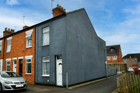 2 bed property, in Edinburgh Street, £85,000