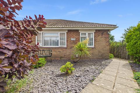 2 bed property, in Tristram Close, £294,000