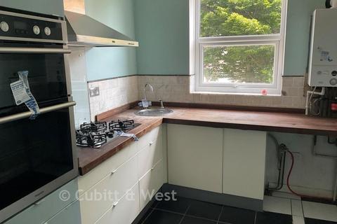 2 bed property, in Norfolk Street, £110,000